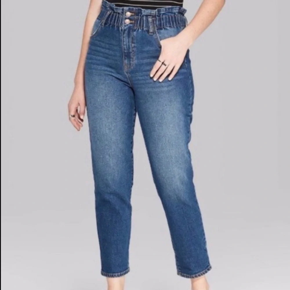 Wild Fable Paperbag Waist Raw Hem Jeans Woman’s size 2